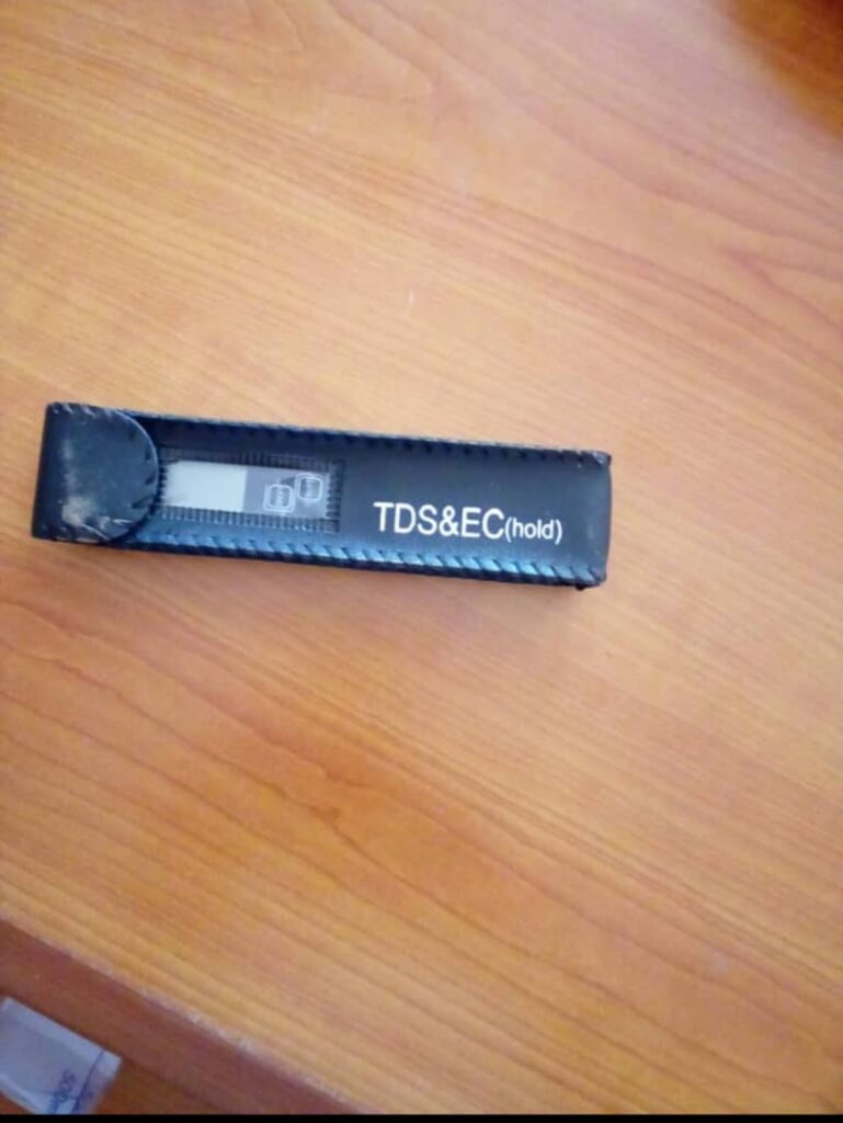 Accurately measure water quality with our TDS & EC Meter, perfect for agriculture, aquaculture, and hydroponics in Ghana. This easy-to-use digital meter measures Total Dissolved Solids (TDS) and Electrical Conductivity (EC) to ensure optimal water conditions for your farm or fish pond. Ideal for farmers, fish breeders, and anyone monitoring water purity, it delivers fast, reliable results. Durable and portable, it's the ideal tool for maintaining healthy crops and livestock. Buy now and enjoy precise water analysis to boost your productivity in Ghana.